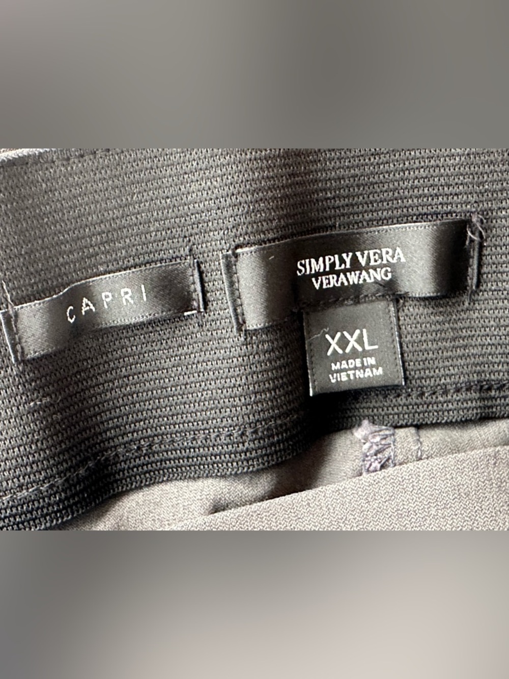 Simply Vera Wang XXL Pull On Capri Dress Pants in Dark Grey 23” Inseam 40” Waist - Picture 6 of 6